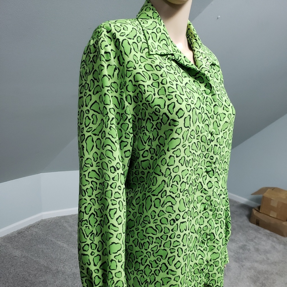 Milani Button Down Blouse - Picture 3 of 5